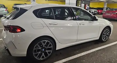 BMW 116 Steptronic — Compacte élégante, automatique fluide et kilométrage faible — side view