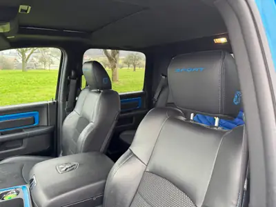 Dodge Ram 1500 Sport — Pickup musclé 396 ch, transmission intégrale et faible kilométrage — détail