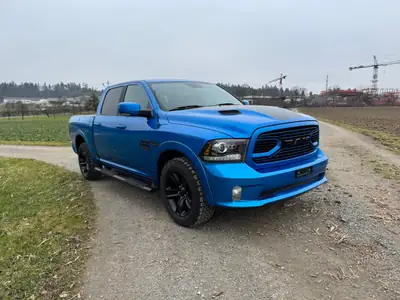 Dodge Ram 1500 Sport — Pickup musclé 396 ch, transmission intégrale et faible kilométrage — Miniature 14