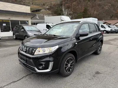 Suzuki Vitara 1.0 Unico — SUV compact robuste, tout-terrain, sans accident — Heckansicht