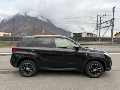 Suzuki Vitara 1.0 Unico — SUV compact robuste, tout-terrain, sans accident — Detail