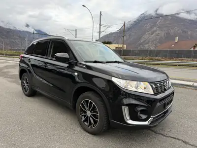 Suzuki Vitara 1.0 Unico — SUV compact robuste, tout-terrain, sans accident — Armaturenbrett