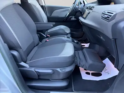Citroën C4 Picasso 1.6 e-HDi Exclusive — Monospace fiable, consommation économique, très peu kilométré — Thumbnail 9