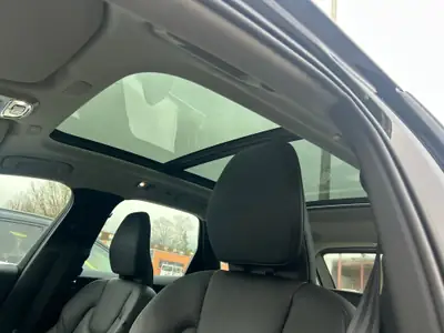 Volvo XC60 T8 eAWD Inscription — Hybride rechargeable premium, 65'000 km seulement — Thumbnail 9