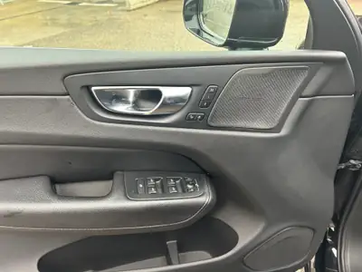 Volvo XC60 T8 eAWD Inscription — Hybride rechargeable premium, 65'000 km seulement — Thumbnail 11
