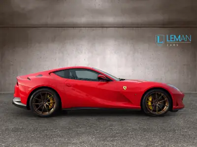 Ferrari 812 Superfast — Chef-d'œuvre V12 de 796 ch, première main, kilométrage exceptionnel — arrière