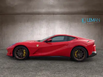 Ferrari 812 Superfast — Chef-d'œuvre V12 de 796 ch, première main, kilométrage exceptionnel — Miniature 7
