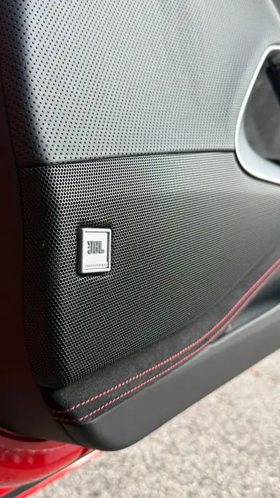 Ferrari 812 Superfast — Chef-d'œuvre V12 de 796 ch, première main, kilométrage exceptionnel — Miniature 15