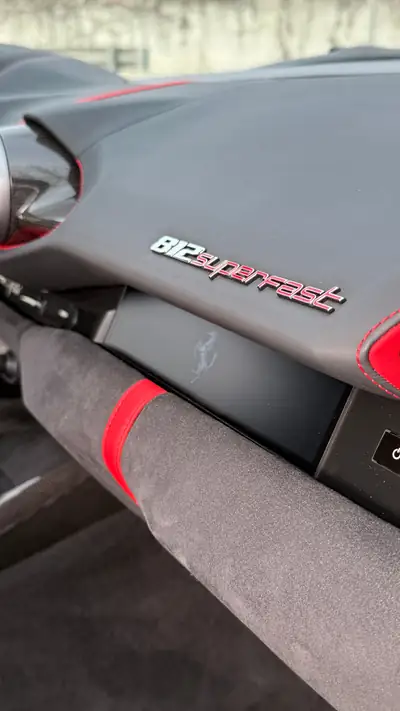 Ferrari 812 Superfast — Chef-d'œuvre V12 de 796 ch, première main, kilométrage exceptionnel — Miniature 16