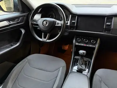 Skoda Kodiaq 2.0 TDI 190 ch — SUV 7 places robuste, 4x4 intégral et sans sinistre — Miniature 9