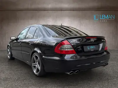 Mercedes-Benz E 63 AMG Avantgarde — Berline de prestige 515 ch, futur collector — Miniature 7