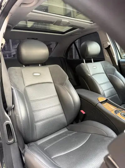 Mercedes-Benz E 63 AMG Avantgarde — Berline de prestige 515 ch, futur collector — Miniature 13