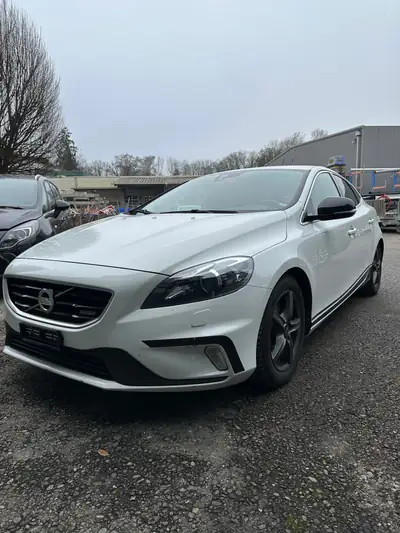 Volvo V40 Sport 200 — Berline compacte dynamique, 199 000 km, moteur 200 ch — vue extérieure