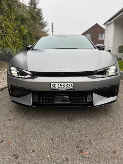 Kia EV6 77.4 kWh GT 4x4 — SUV électrique haute performance, 9 900 km seulement — vue extérieure