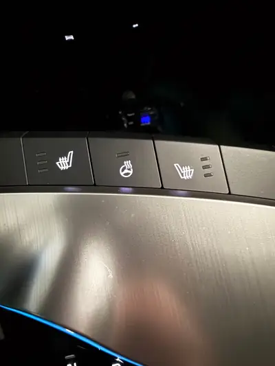 Kia EV6 77.4 kWh GT 4x4 — SUV électrique haute performance, 9 900 km seulement — tableau de bord