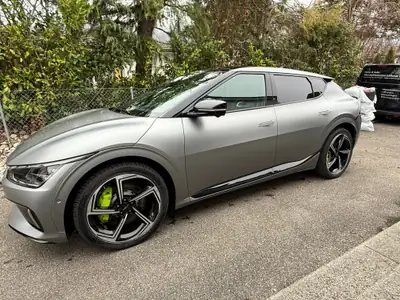 Kia EV6 77.4 kWh GT 4x4 — SUV électrique haute performance, 9 900 km seulement — Miniature 18