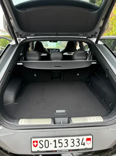 Kia EV6 77.4 kWh GT 4x4 — SUV électrique haute performance, 9 900 km seulement — Miniature 21