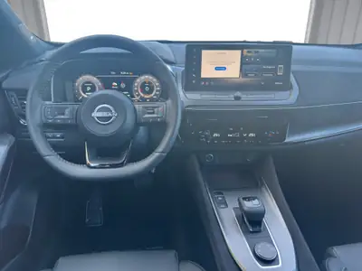 Nissan Qashqai 1.3 MHEV 4x4 — SUV hybride essence, technologie mild-hybrid nouvelle génération — Miniatura 10