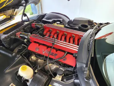 Dodge Viper GTS 2002 — Légende américaine, moteur V10 456 ch, kilométrage préservé — Miniature 9