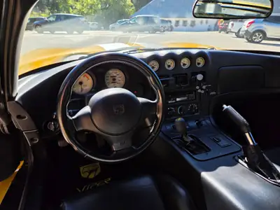 Dodge Viper GTS 2002 — Légende américaine, moteur V10 456 ch, kilométrage préservé — Miniature 8
