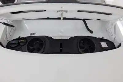 Porsche 911 S/T Heritage 2025 — Chef-d'œuvre limité, 525 ch et boîte manuelle — Miniature 19