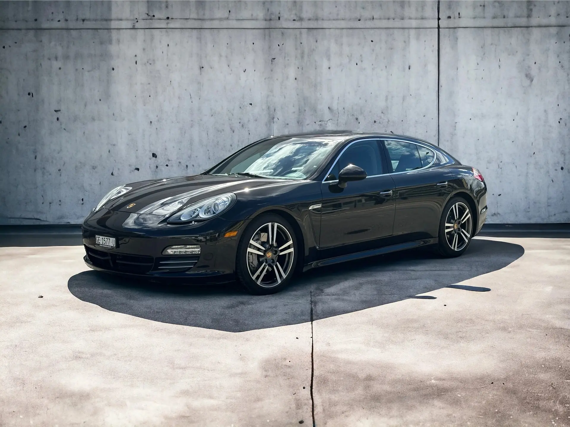 Porsche Panamera 4S 4.8 PDK — Gran turismo sportif, 52 000 km seulement — vue extérieure