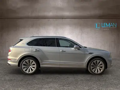 Bentley Bentayga V8 First Edition — SUV de prestige, 39 500 km, garantie BENTLEY 2028 — intérieur