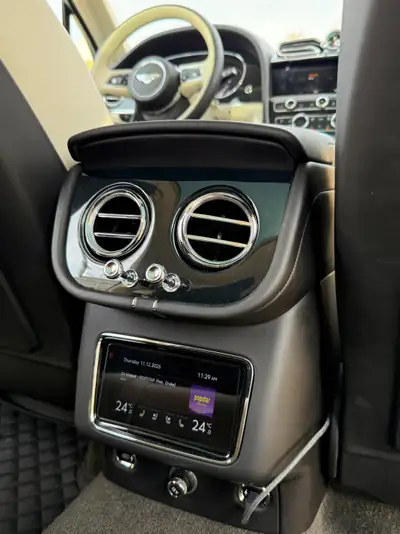 Bentley Bentayga V8 First Edition — SUV de prestige, 39 500 km, garantie BENTLEY 2028 — Miniature 14