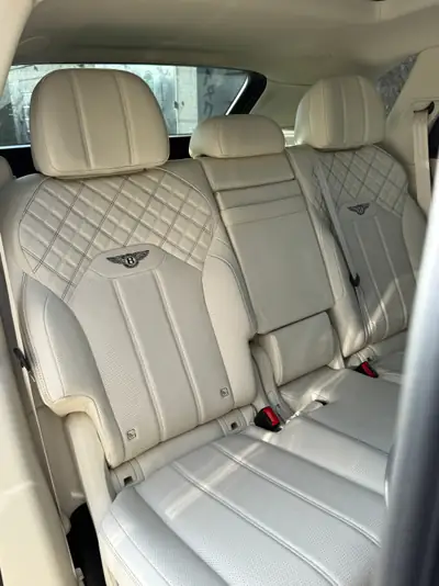 Bentley Bentayga V8 First Edition — SUV de prestige, 39 500 km, garantie BENTLEY 2028 — Miniature 16