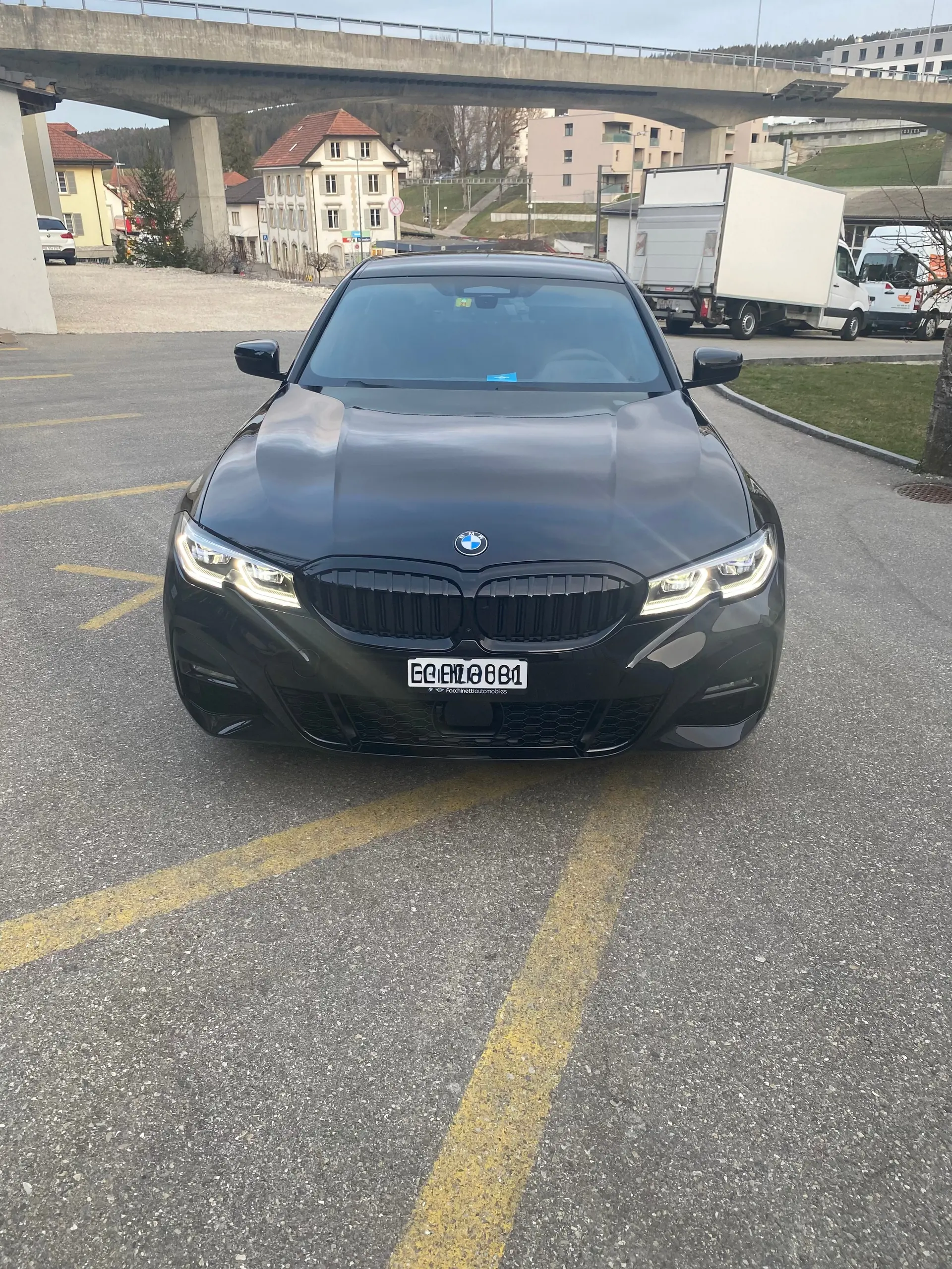 BMW 320d xDrive M Sport — Diesel hybride 48V, première main, 73'000 km — vista esterna