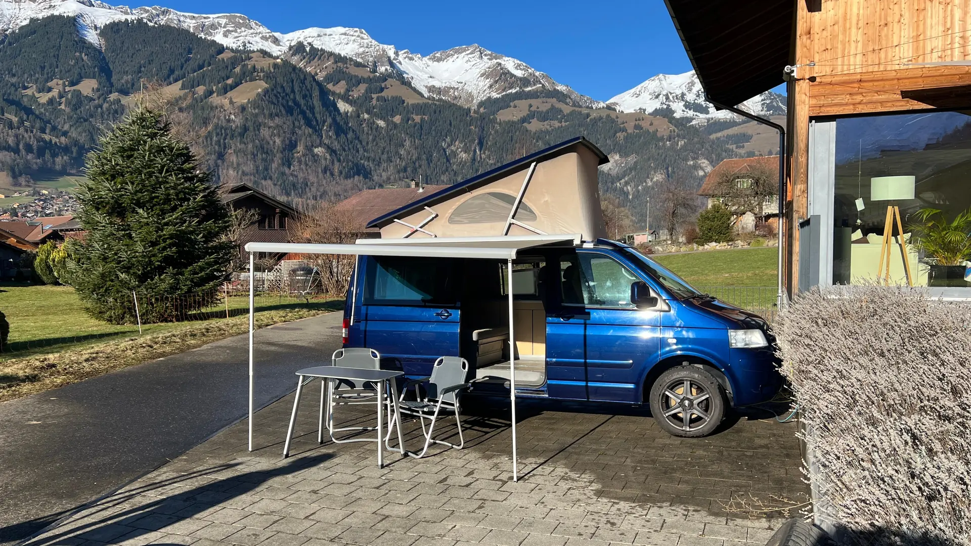 VW T5 California 2.5 TDI 4Motion — Camping-car polyvalent, tous terrains, frais révision — vue extérieure