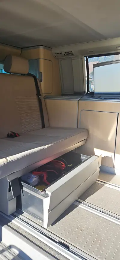 VW T5 California 2.5 TDI 4Motion — Camping-car polyvalent, tous terrains, frais révision — tableau de bord