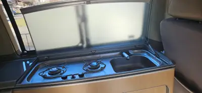 VW T5 California 2.5 TDI 4Motion — Camping-car polyvalent, tous terrains, frais révision — intérieur