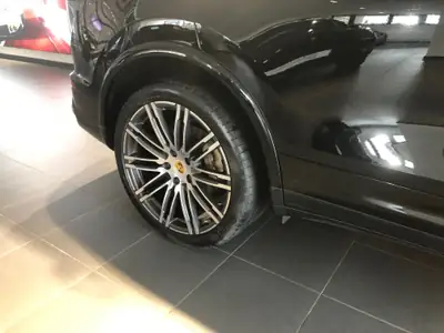 Porsche Cayenne S V8 Platinum Edition — SUV prestige 385 ch, sans sinistre — Seitenansicht