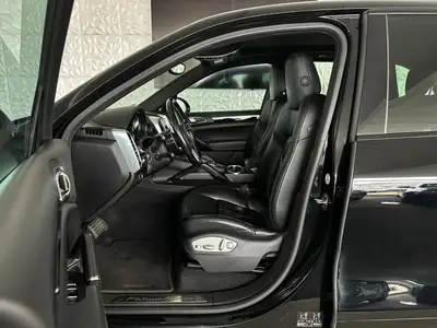 Porsche Cayenne S V8 Platinum Edition — SUV prestige 385 ch, sans sinistre — Innenraum