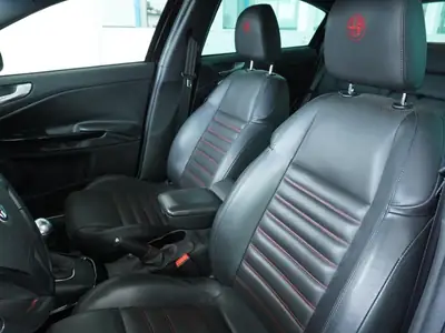 Alfa Romeo Giulietta 1750 TBi Quadrifoglio Verde — Sportivité italienne, 88'000 km seulement — intérieur