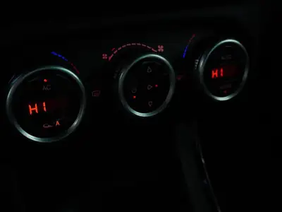 Alfa Romeo Giulietta 1750 TBi Quadrifoglio Verde — Sportivité italienne, 88'000 km seulement — Miniature 9