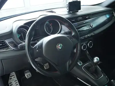 Alfa Romeo Giulietta 1750 TBi Quadrifoglio Verde — Sportivité italienne, 88'000 km seulement — Miniature 7