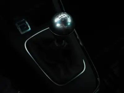 Alfa Romeo Giulietta 1750 TBi Quadrifoglio Verde — Sportivité italienne, 88'000 km seulement — Miniature 10