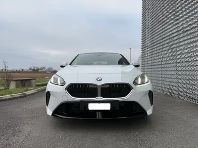 BMW 120 M Sport Steptronic — Berline dynamique, faible kilométrage, garantie 10 ans — Seitenansicht