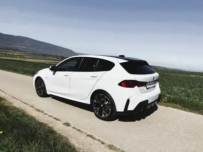BMW 120 M Sport Steptronic — Berline dynamique, faible kilométrage, garantie 10 ans — Miniatur 24