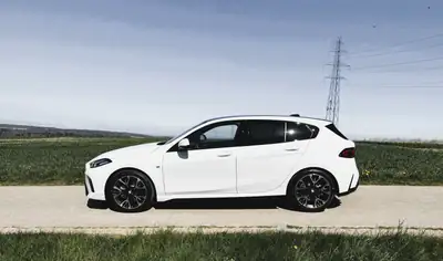 BMW 120 M Sport Steptronic — Berline dynamique, faible kilométrage, garantie 10 ans — Miniatur 23