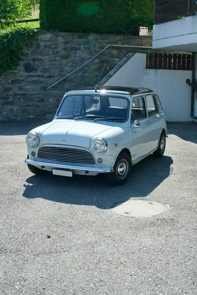 MINI Cooper Innocenti Mk 1 1968 — Légende britannique authentique, statut vétéran — vista esterna
