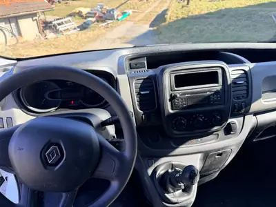 Renault Trafic 1.6 dCi 95 — Utilitaire fiable, 119 000 km, sans sinistre — interni
