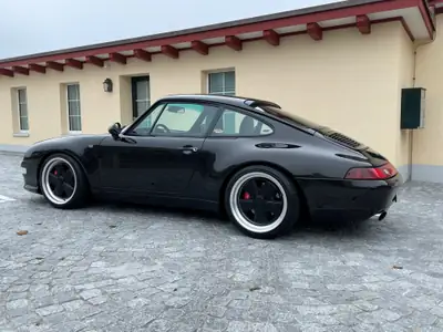 Porsche 911 993 Carrera C2 — Icône des années 90, restauration complète 2021 — Seitenansicht