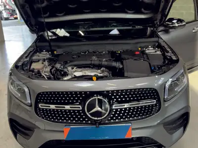 Mercedes-Benz GLB 250 4Matic AMG Line — SUV compact 7 places, 224 ch et traction intégrale — fianco