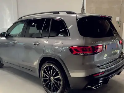 Mercedes-Benz GLB 250 4Matic AMG Line — SUV compact 7 places, 224 ch et traction intégrale — interni