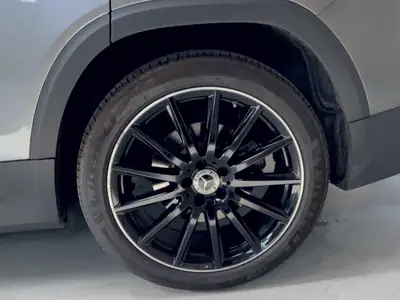 Mercedes-Benz GLB 250 4Matic AMG Line — SUV compact 7 places, 224 ch et traction intégrale — cruscotto