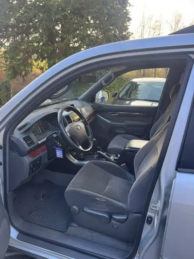 Toyota Land Cruiser KDJ120 — Le SUV légendaire, diesel robuste et fiable — Detail