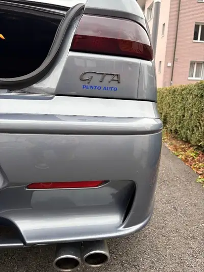 Alfa Romeo 156 3.2 V6 GTA — Berline sportive mythique, 250 ch purs — détail
